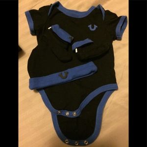 true religion baby 3 piece gift box set